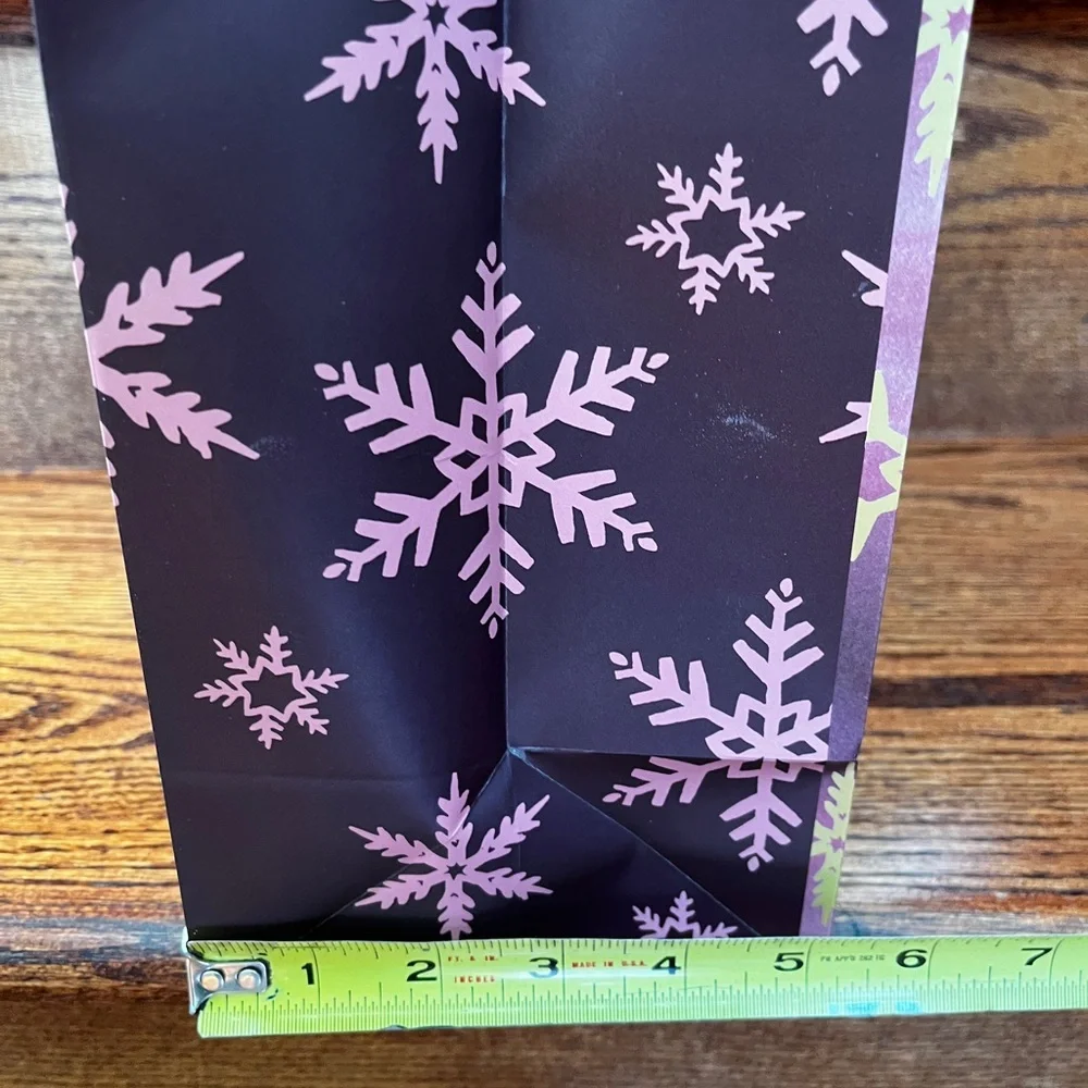 Design Focus Holiday Christmas Gift Bags